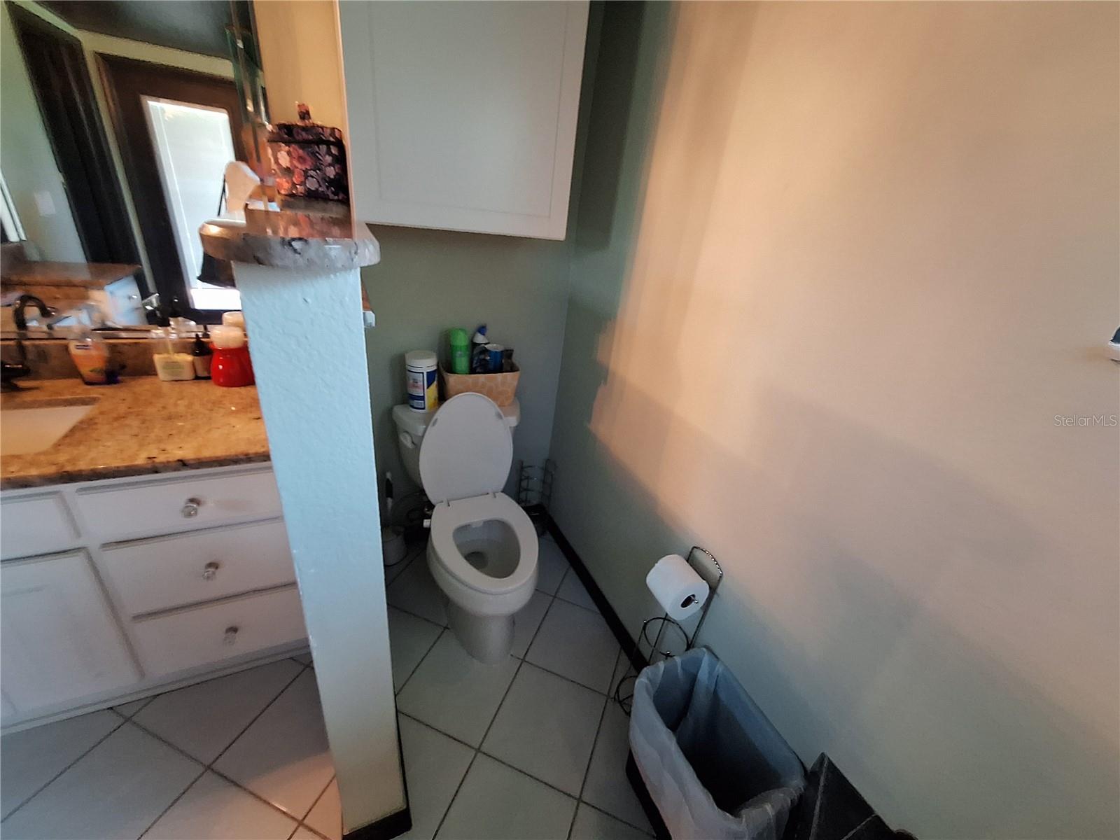 Listing photo id 34 for 9415 Indale Drive