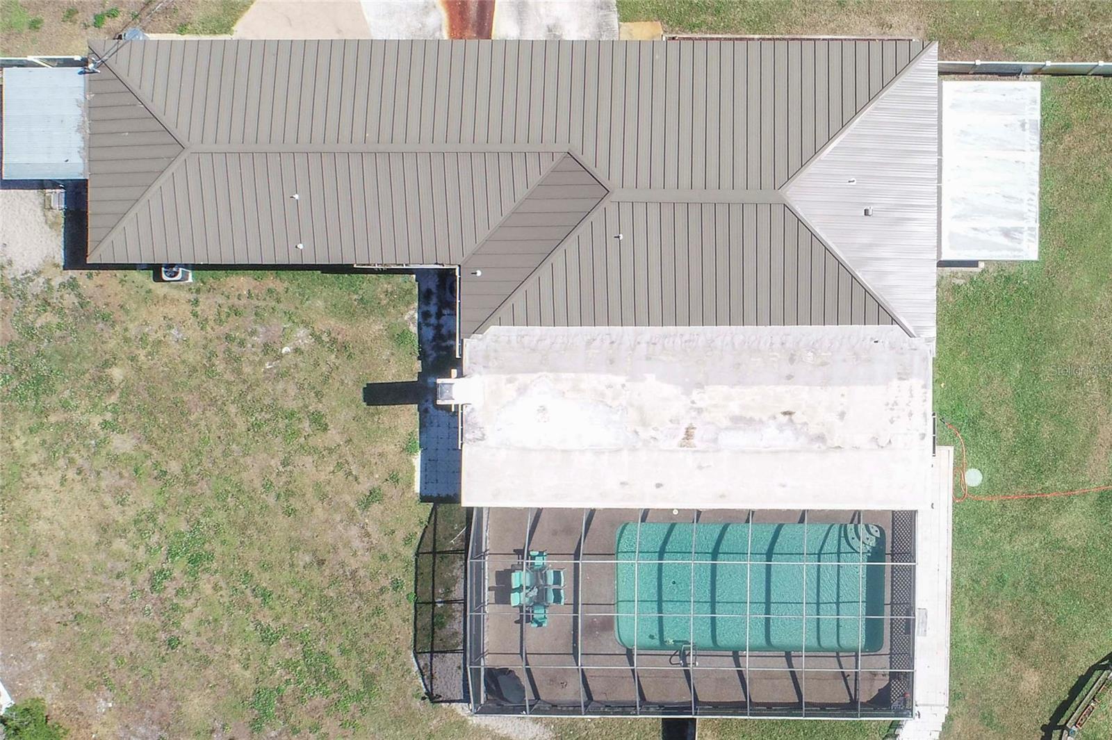 Listing photo id 2 for 9415 Indale Drive