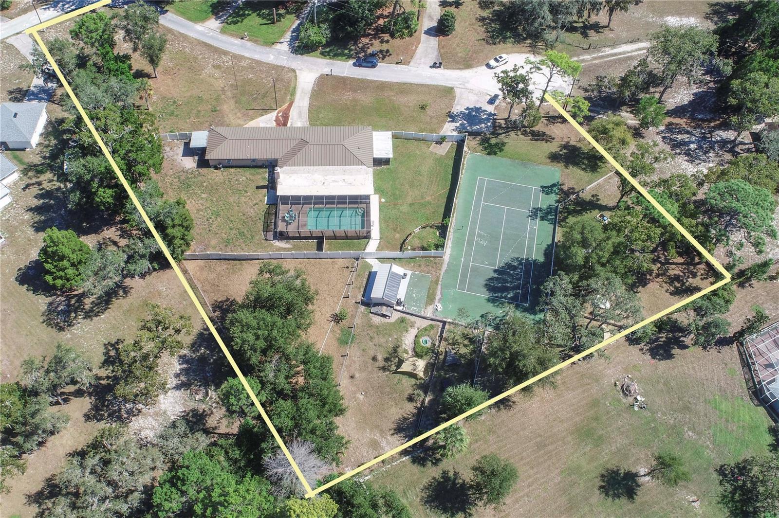 Listing photo id 4 for 9415 Indale Drive