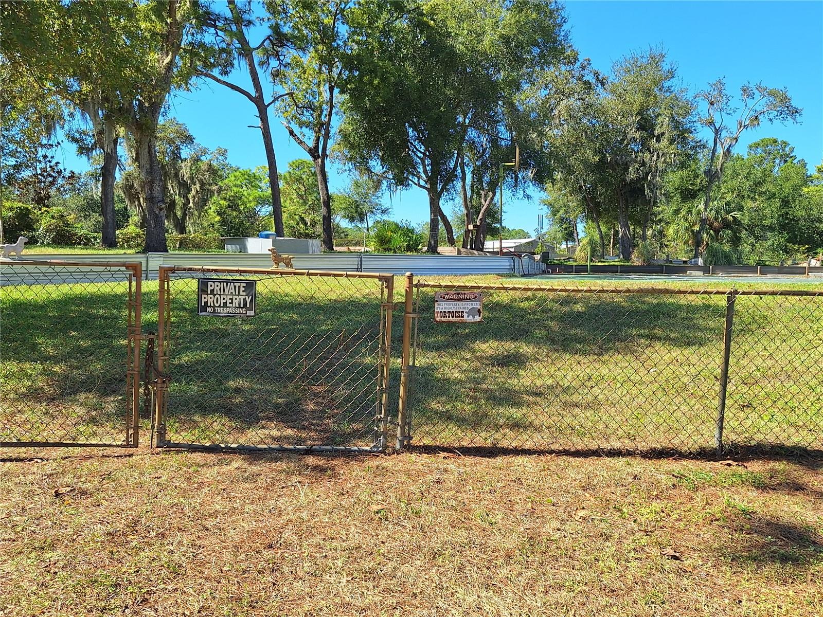 Listing photo id 64 for 9415 Indale Drive