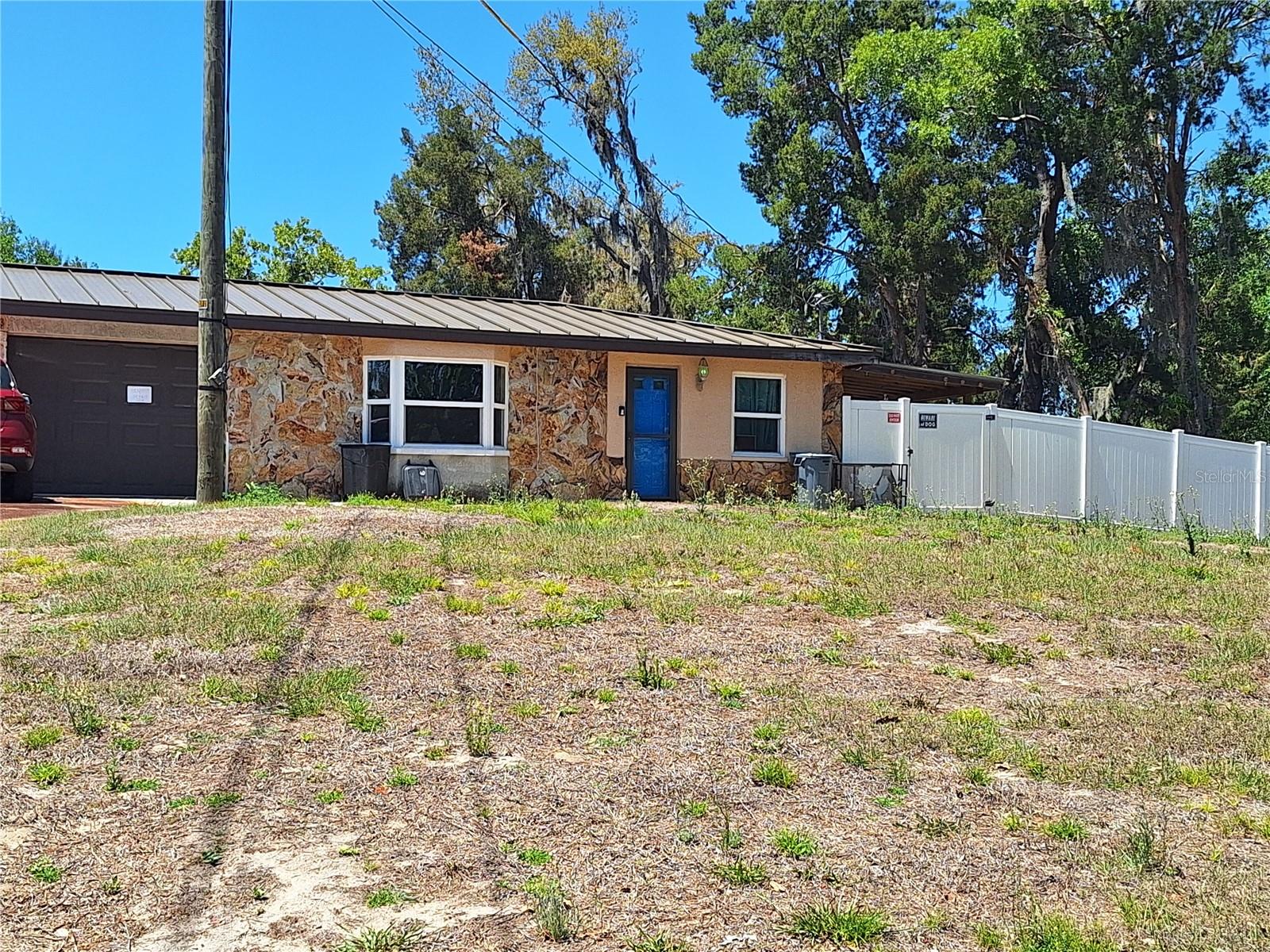 Listing photo id 66 for 9415 Indale Drive