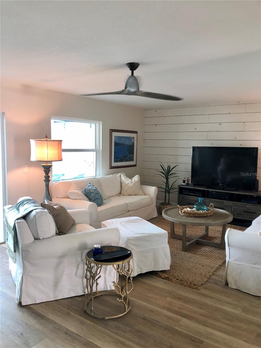 Image 5 of 34 For 7 Dunoon Place 203