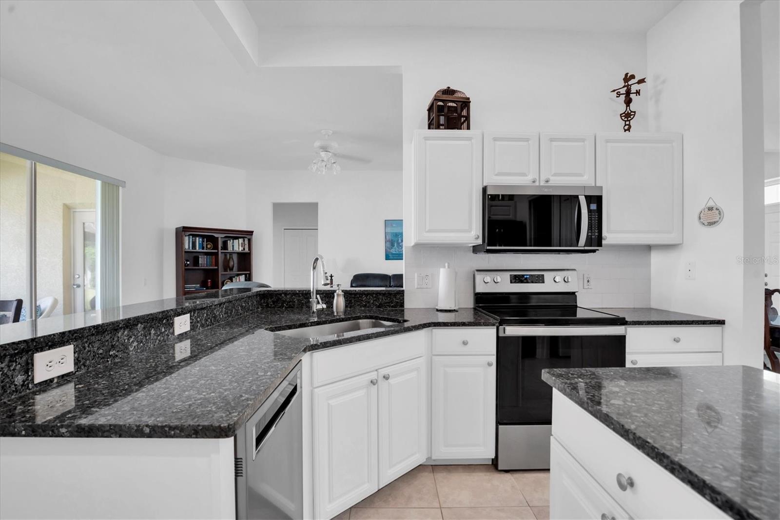 Image 13 of 30 For 4247 Ellinwood Boulevard