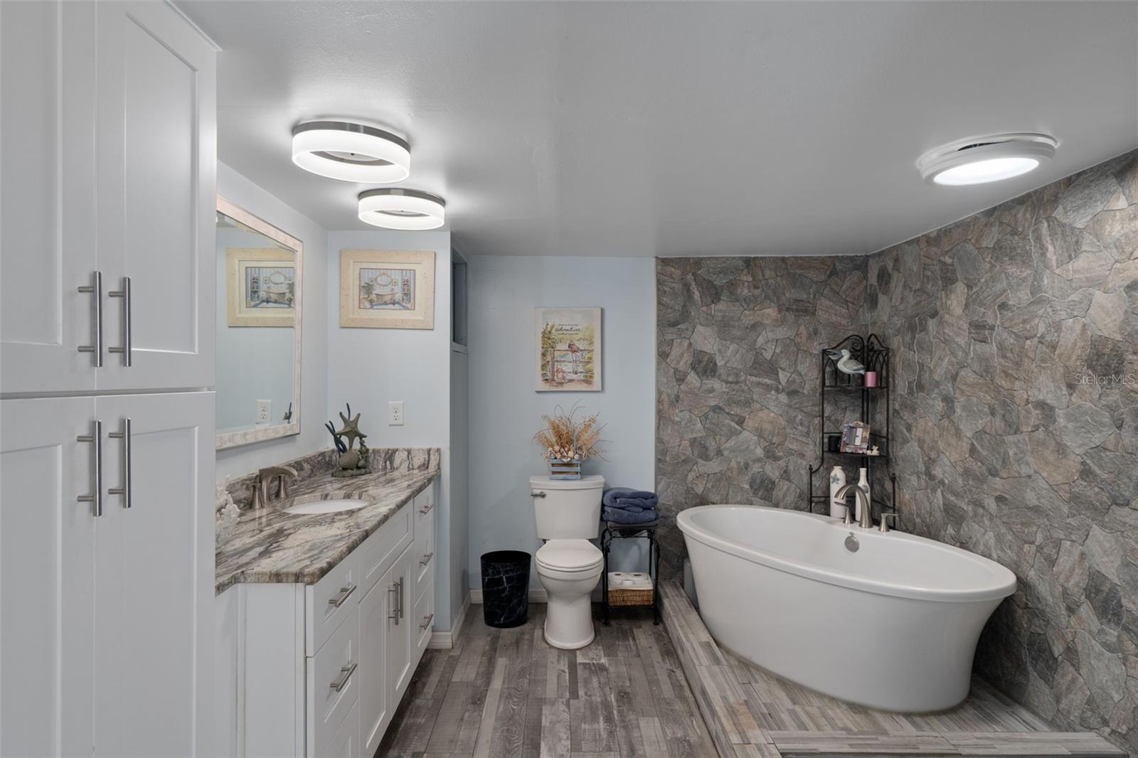 Image 33 of 45 For 3816 Fox Ridge Boulevard