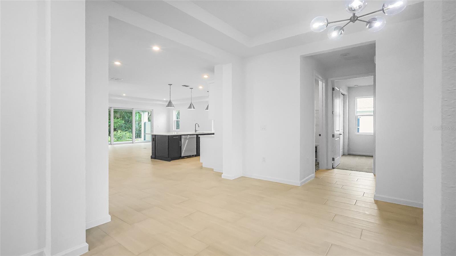 Image 13 of 49 For 944 Club Cresswind Drive