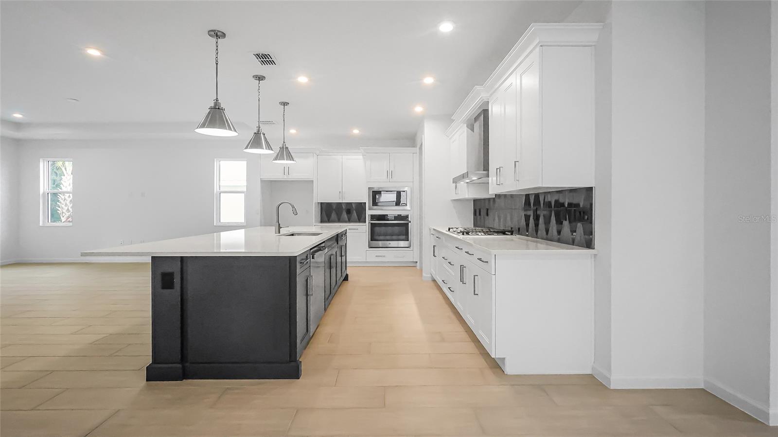 Image 14 of 49 For 944 Club Cresswind Drive