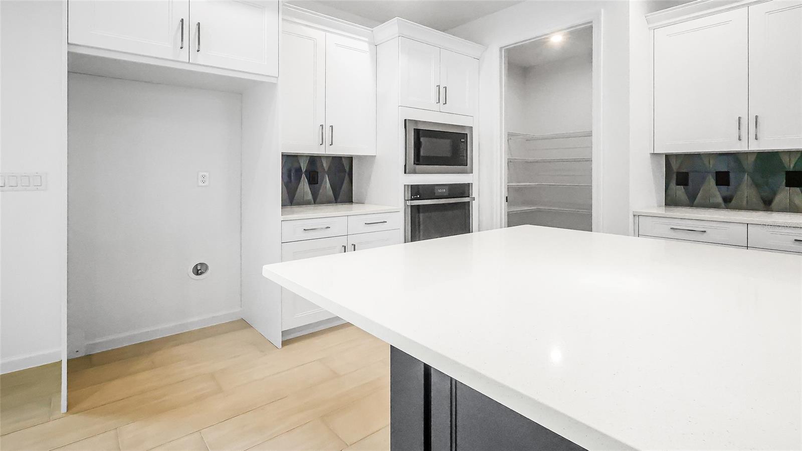 Image 19 of 49 For 944 Club Cresswind Drive