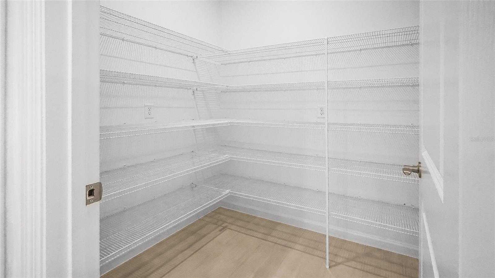 Image 21 of 49 For 944 Club Cresswind Drive