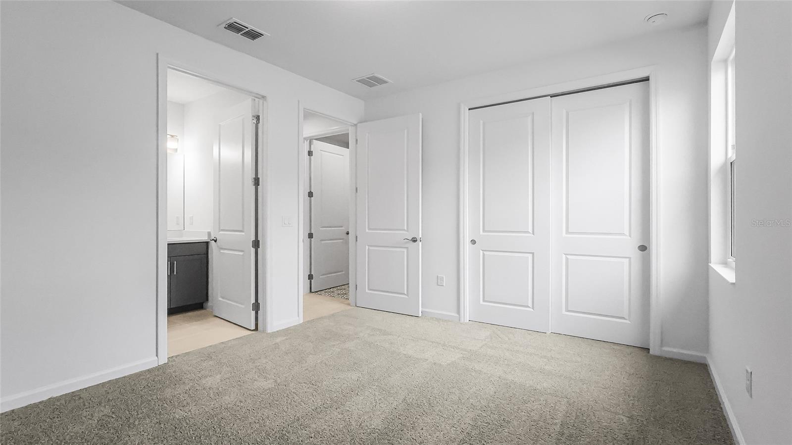 Image 39 of 49 For 944 Club Cresswind Drive