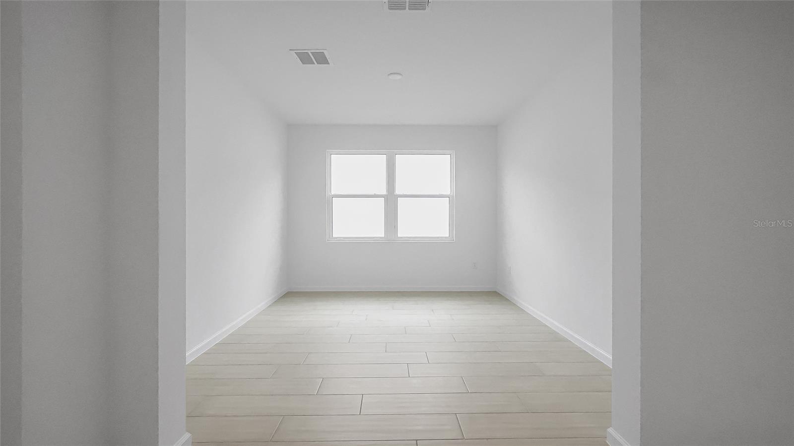 Image 7 of 49 For 944 Club Cresswind Drive