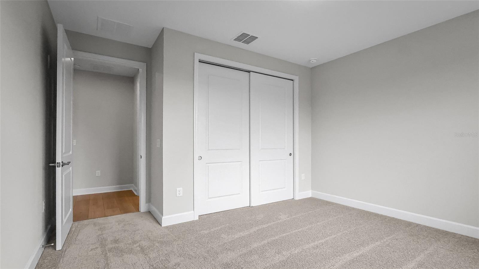 Image 14 of 82 For 960 Club Cresswind Drive