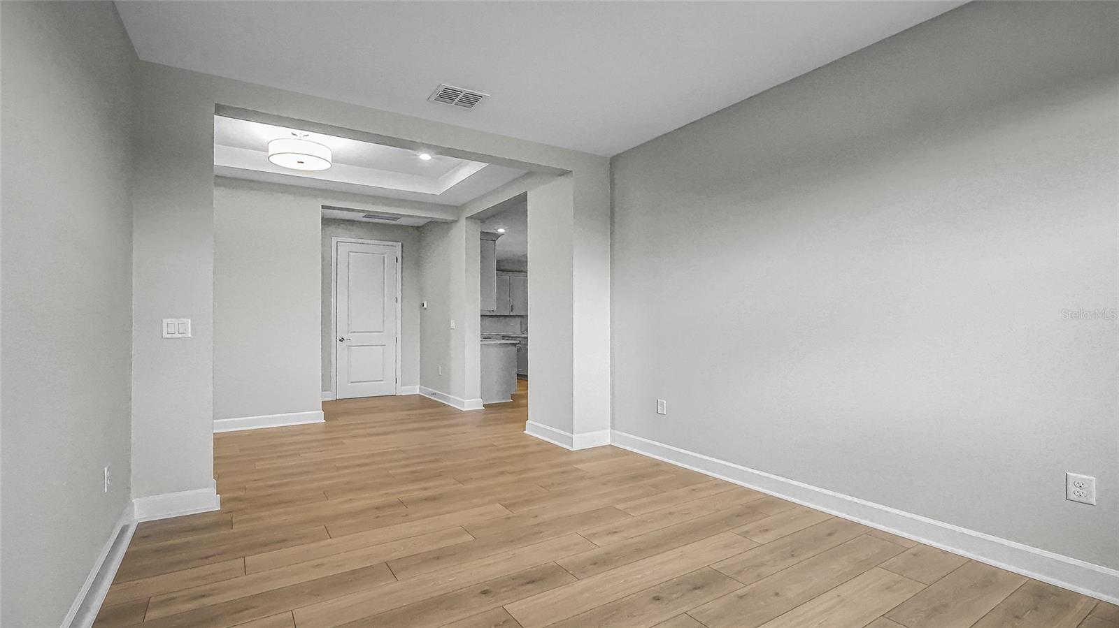 Image 19 of 82 For 960 Club Cresswind Drive