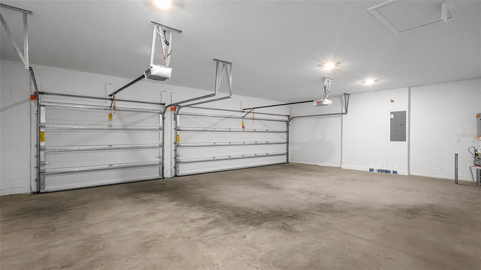 Image 22 of 82 For 960 Club Cresswind Drive