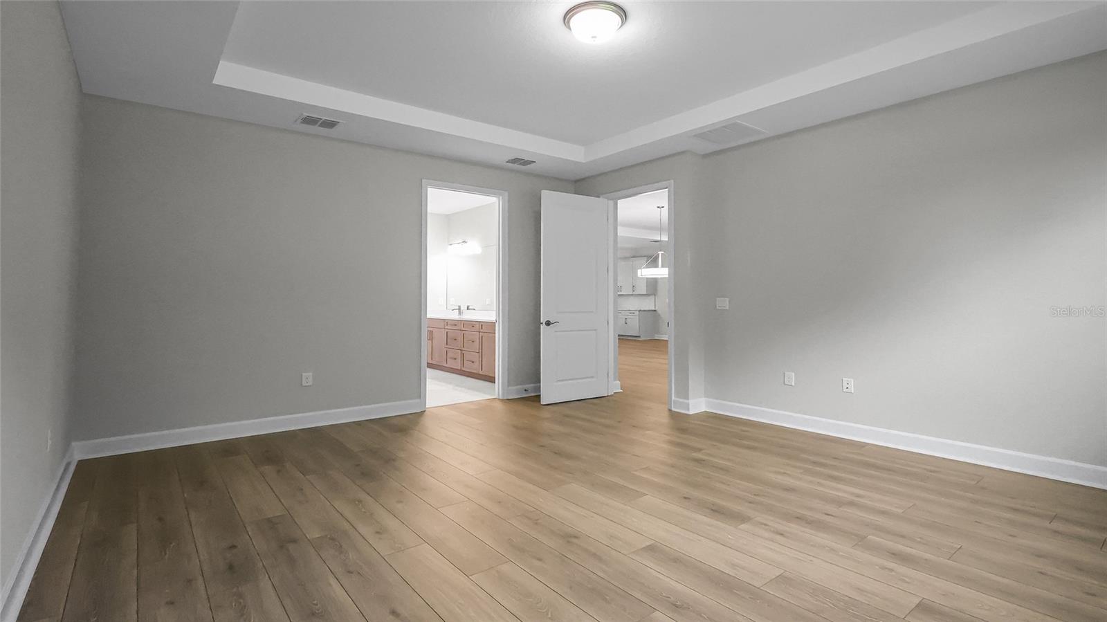 Image 38 of 82 For 960 Club Cresswind Drive