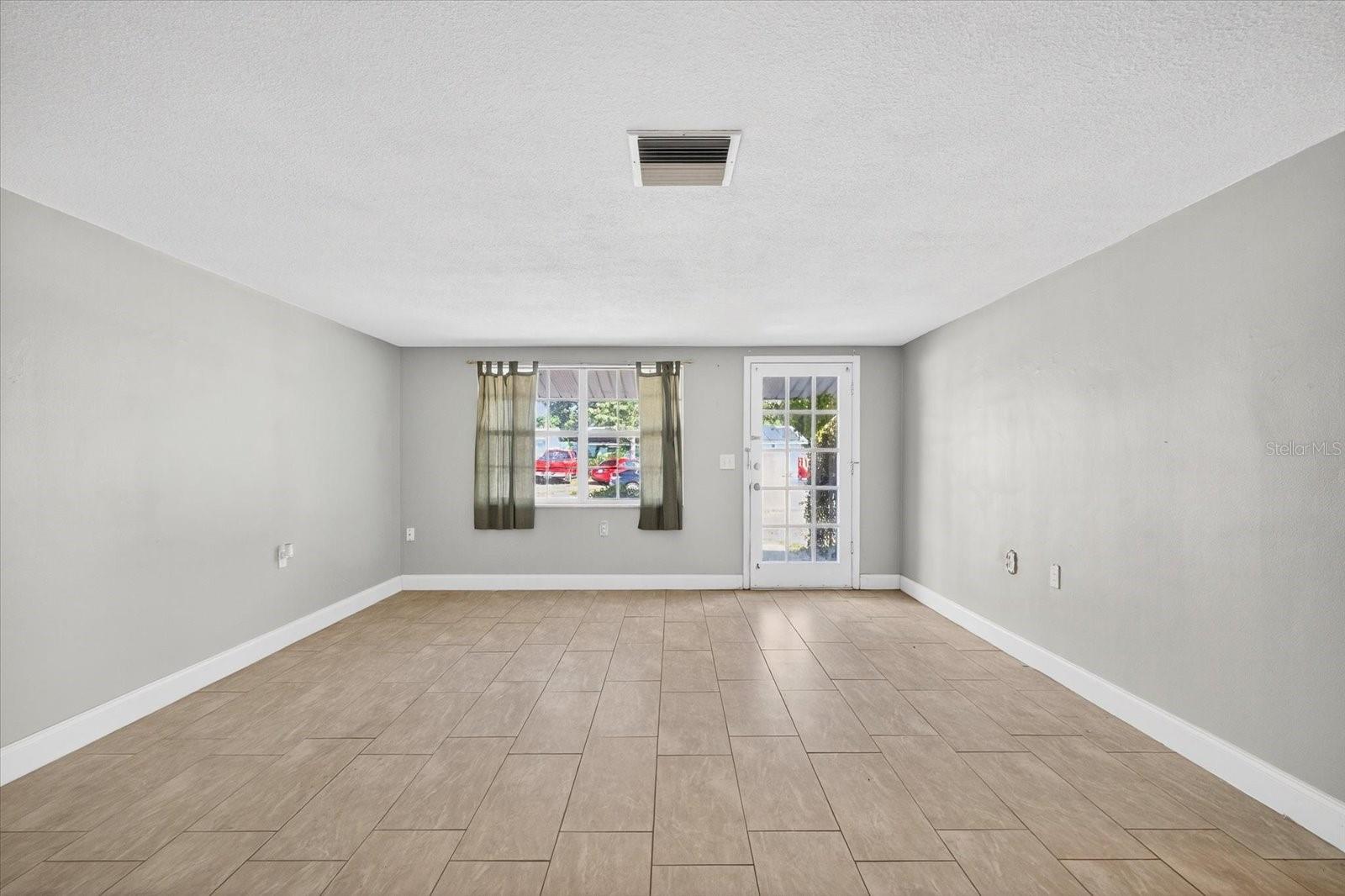 Image 5 of 44 For 5352 Mosaic Drive