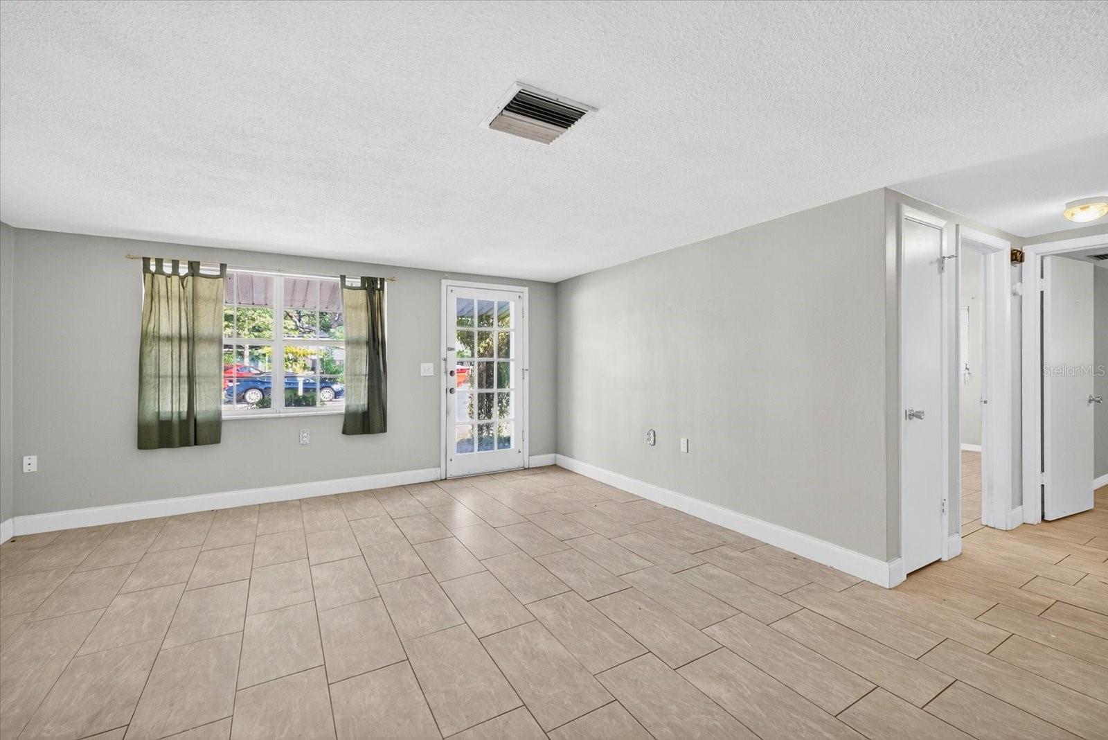 Image 9 of 44 For 5352 Mosaic Drive