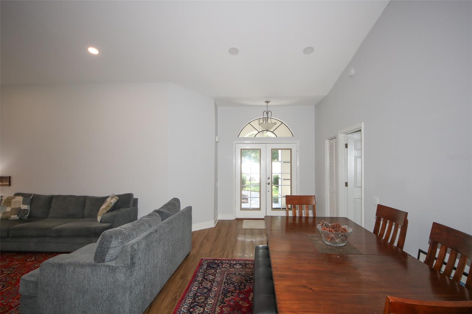 Image 8 of 43 For 8345 Pavilion Drive