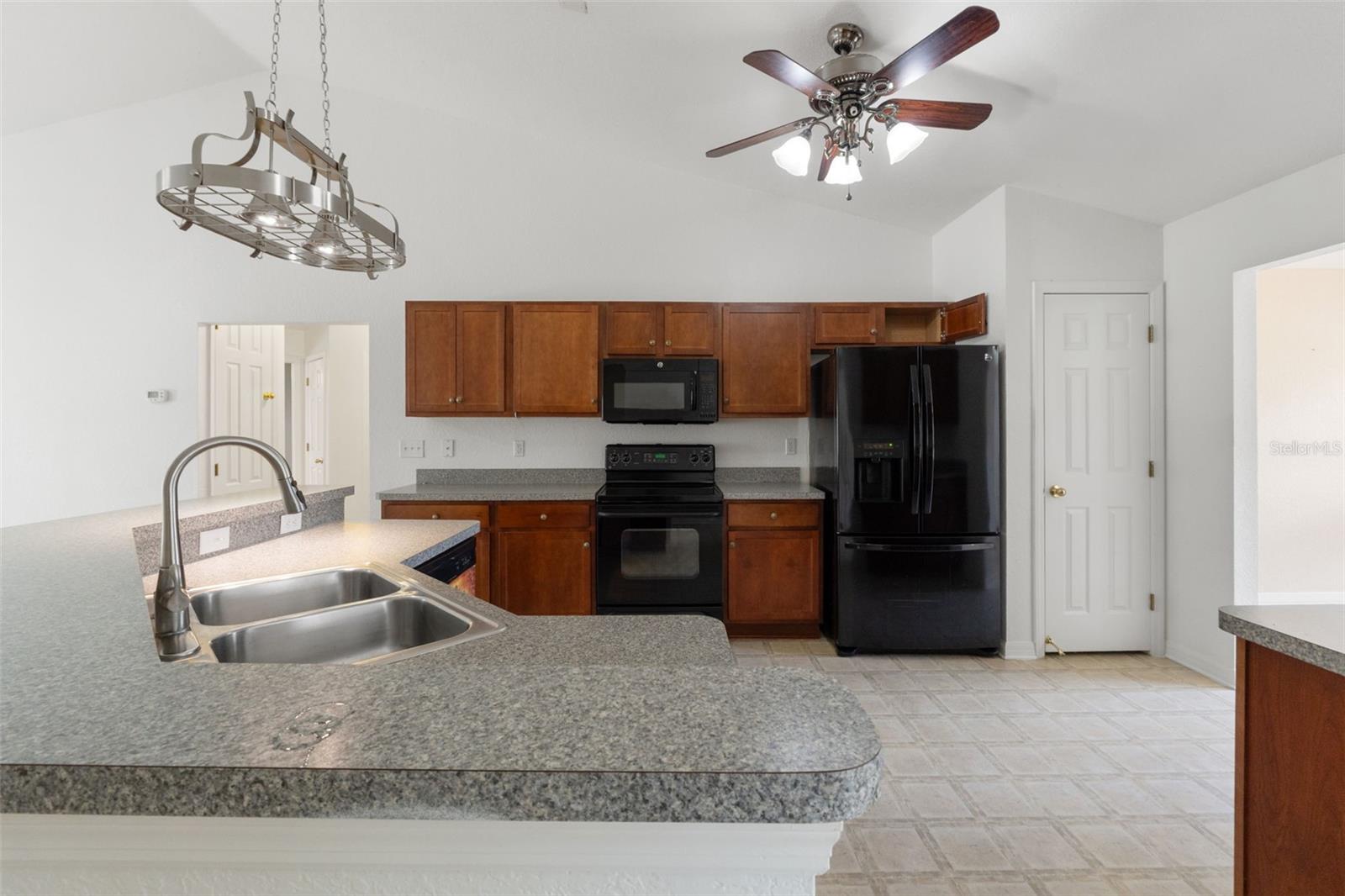 Image 13 of 51 For 3027 Bayshore Drive