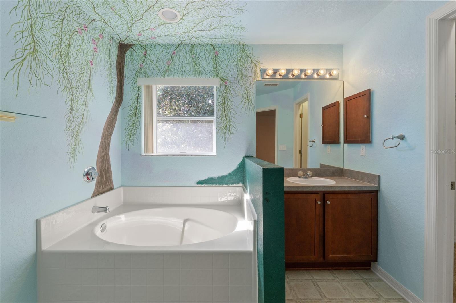 Image 18 of 51 For 3027 Bayshore Drive