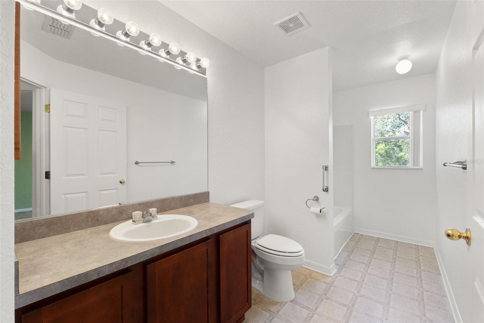 Image 30 of 51 For 3027 Bayshore Drive