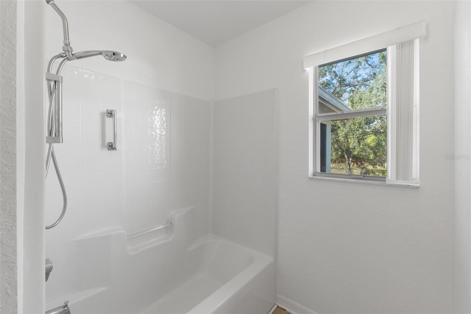 Image 34 of 51 For 3027 Bayshore Drive