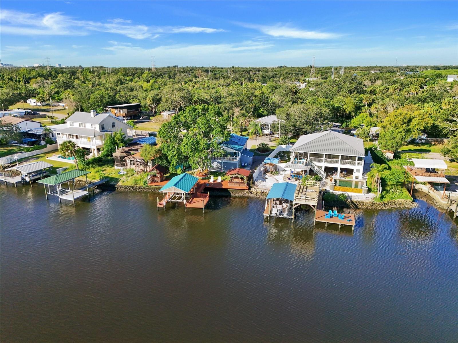 Listing photo id 10 for 9920 Alavista Drive