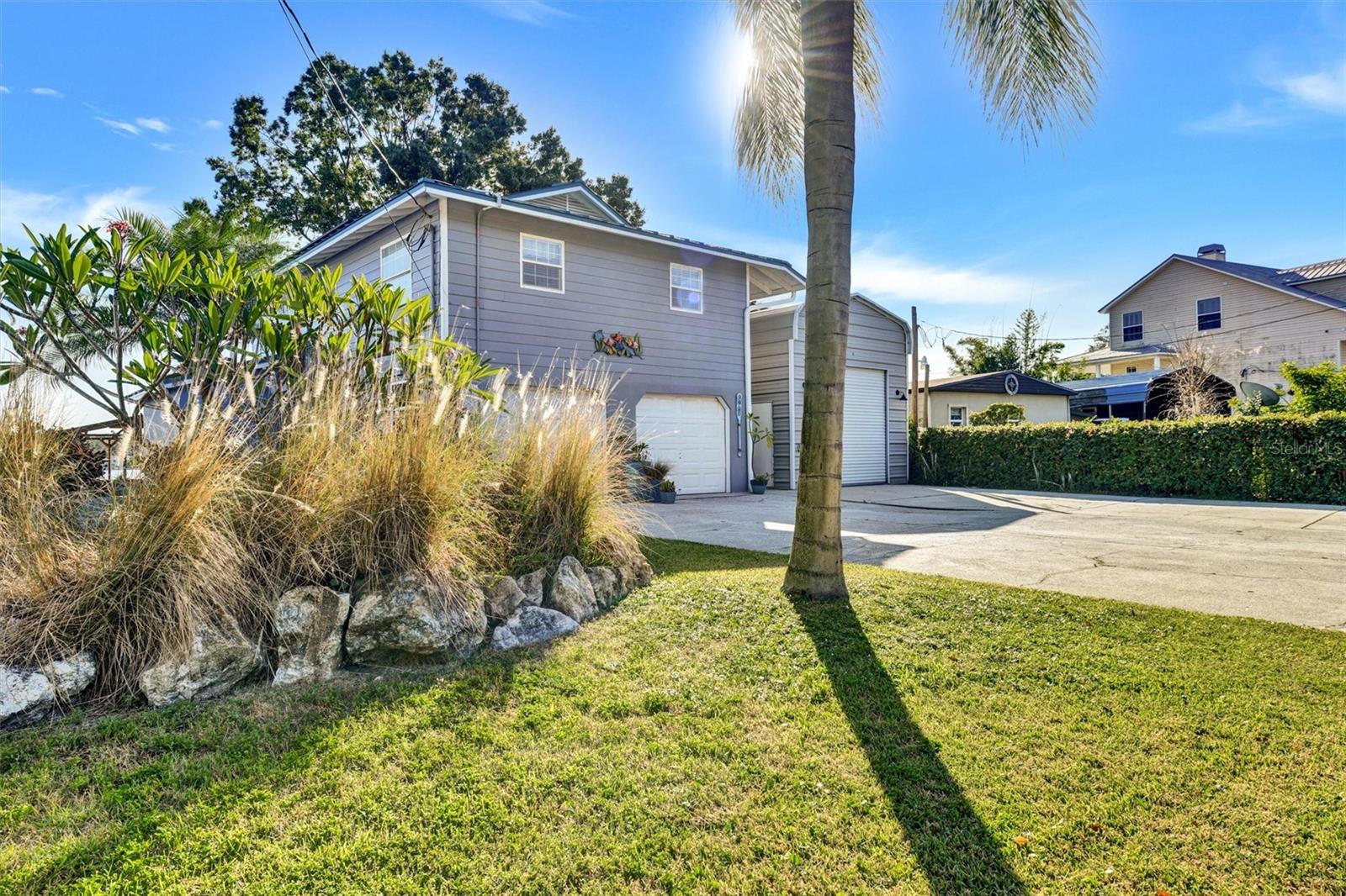 Listing photo id 11 for 9920 Alavista Drive