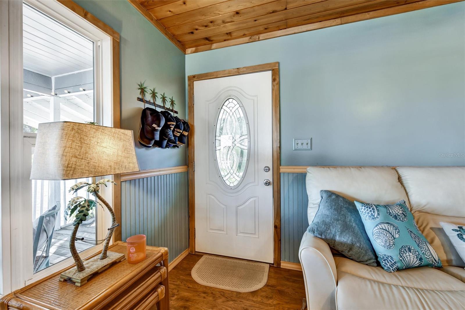 Listing photo id 18 for 9920 Alavista Drive