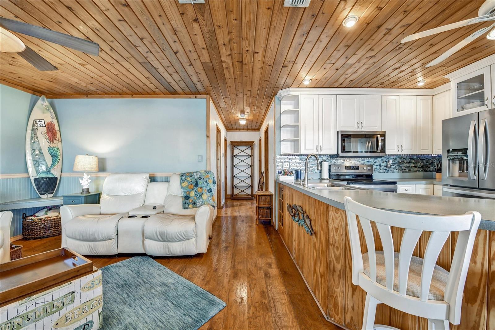 Listing photo id 20 for 9920 Alavista Drive