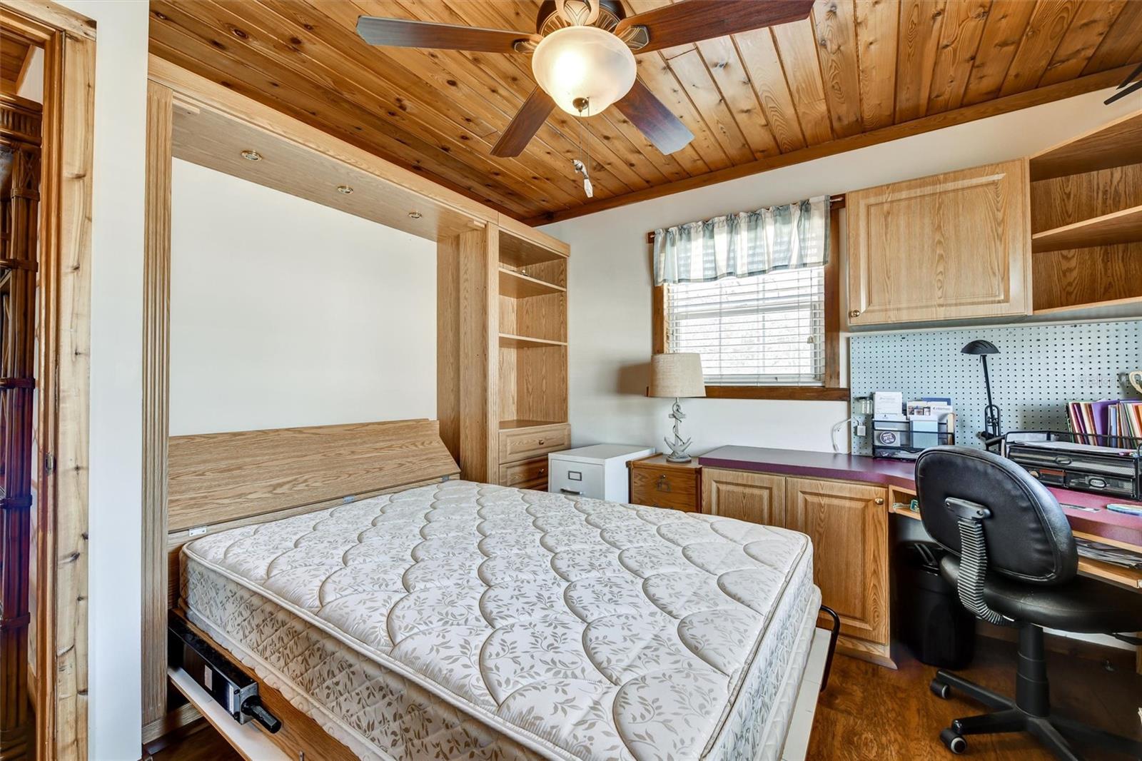 Listing photo id 31 for 9920 Alavista Drive