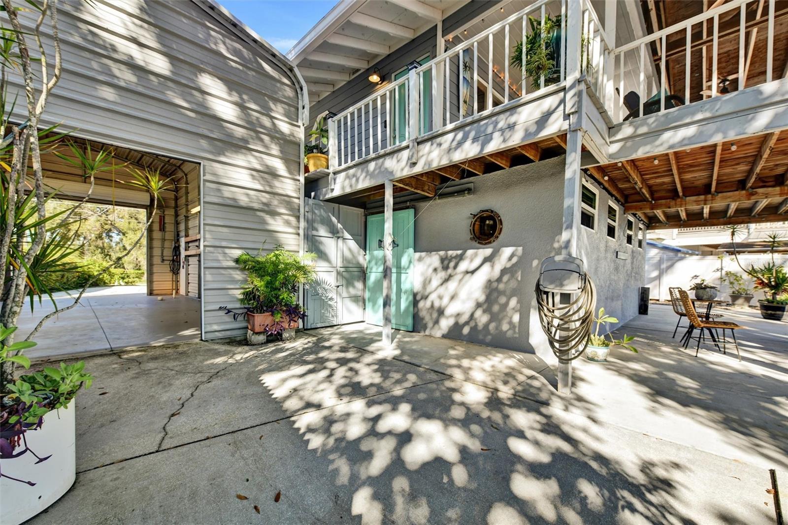 Listing photo id 38 for 9920 Alavista Drive