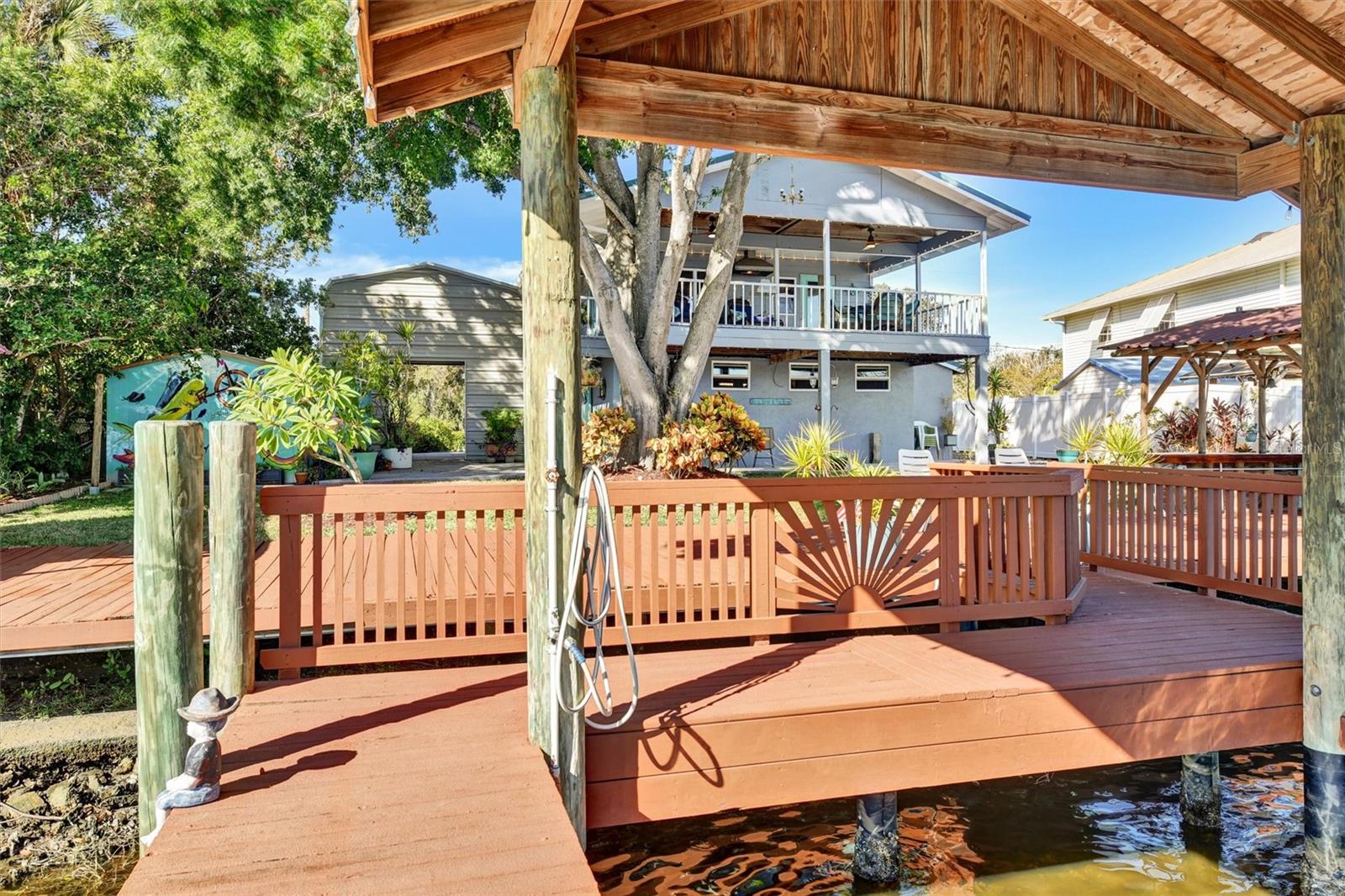 Listing photo id 42 for 9920 Alavista Drive
