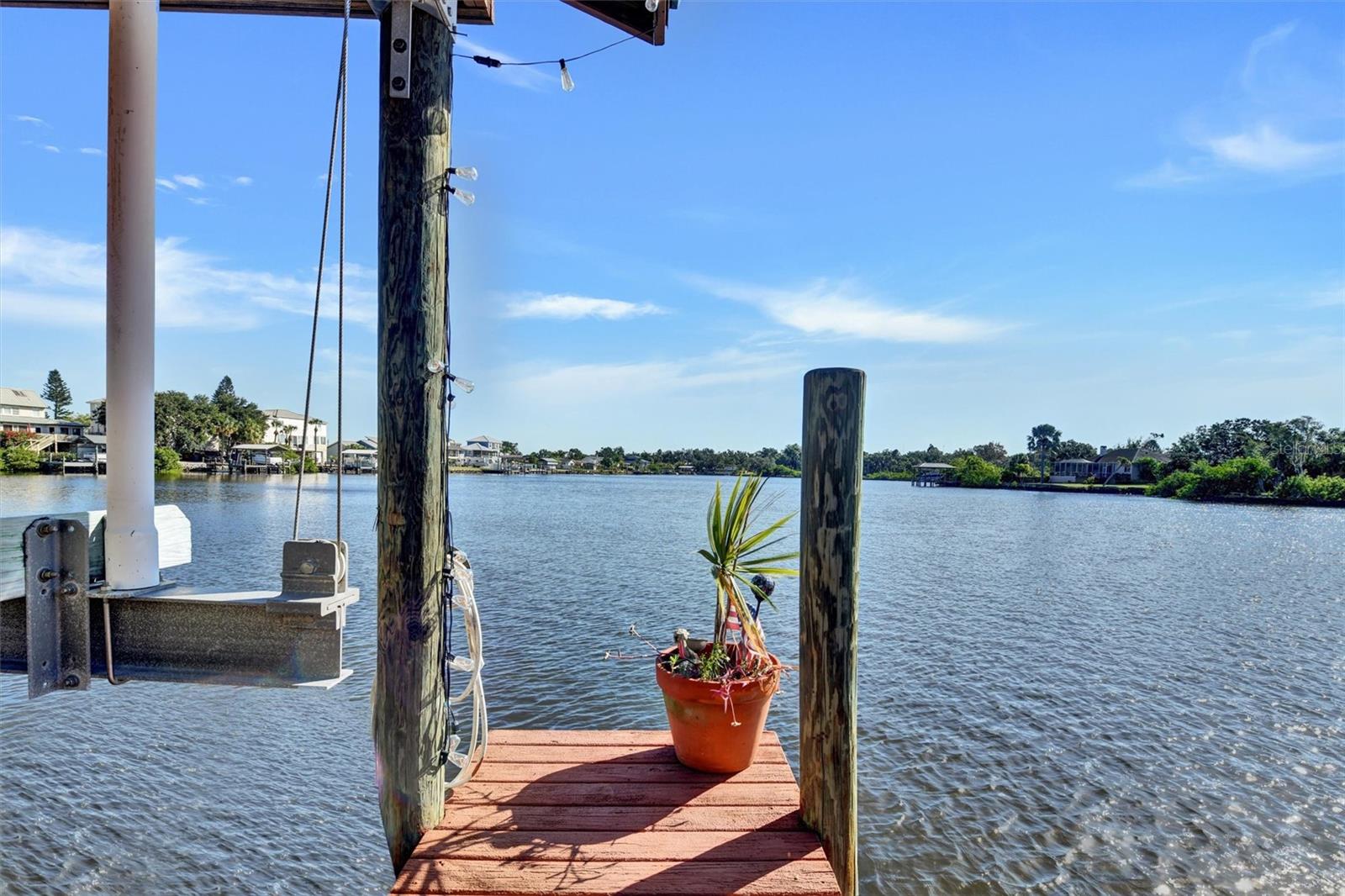 Listing photo id 43 for 9920 Alavista Drive