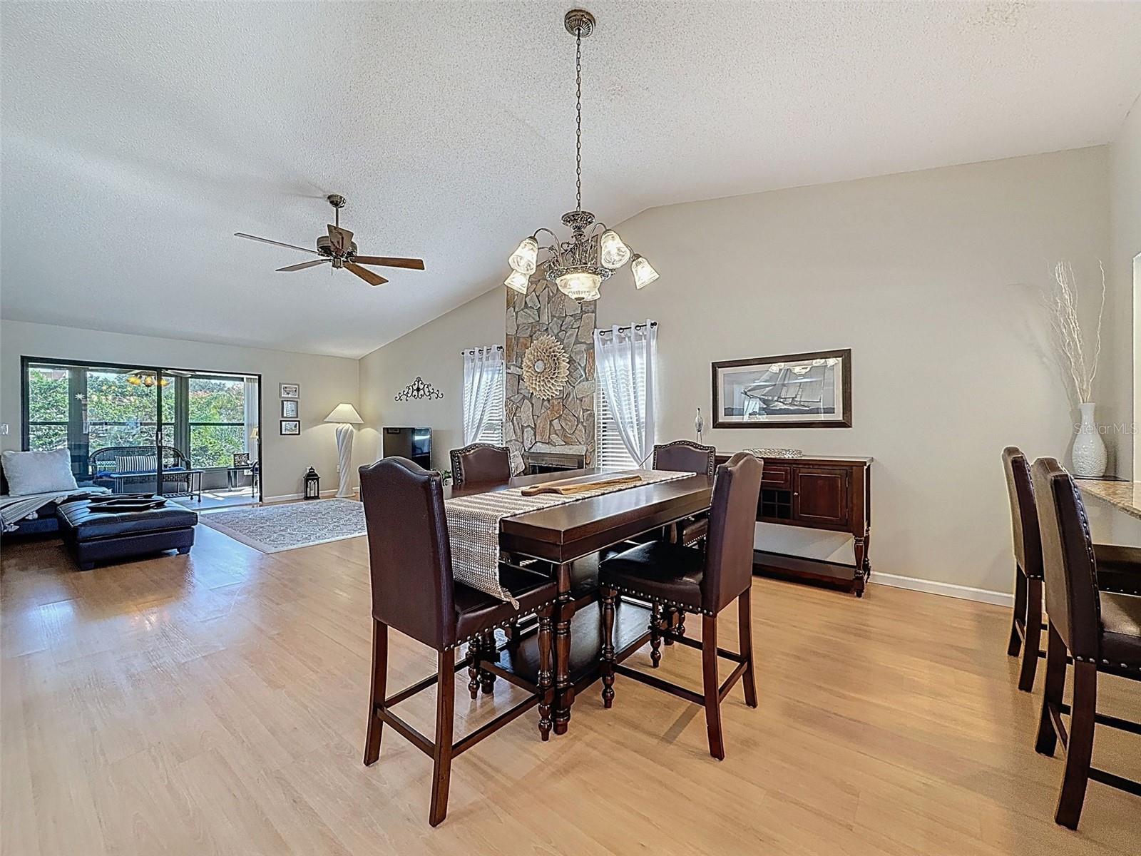 Image 16 of 41 For 9981 Eagles Point Circle 4