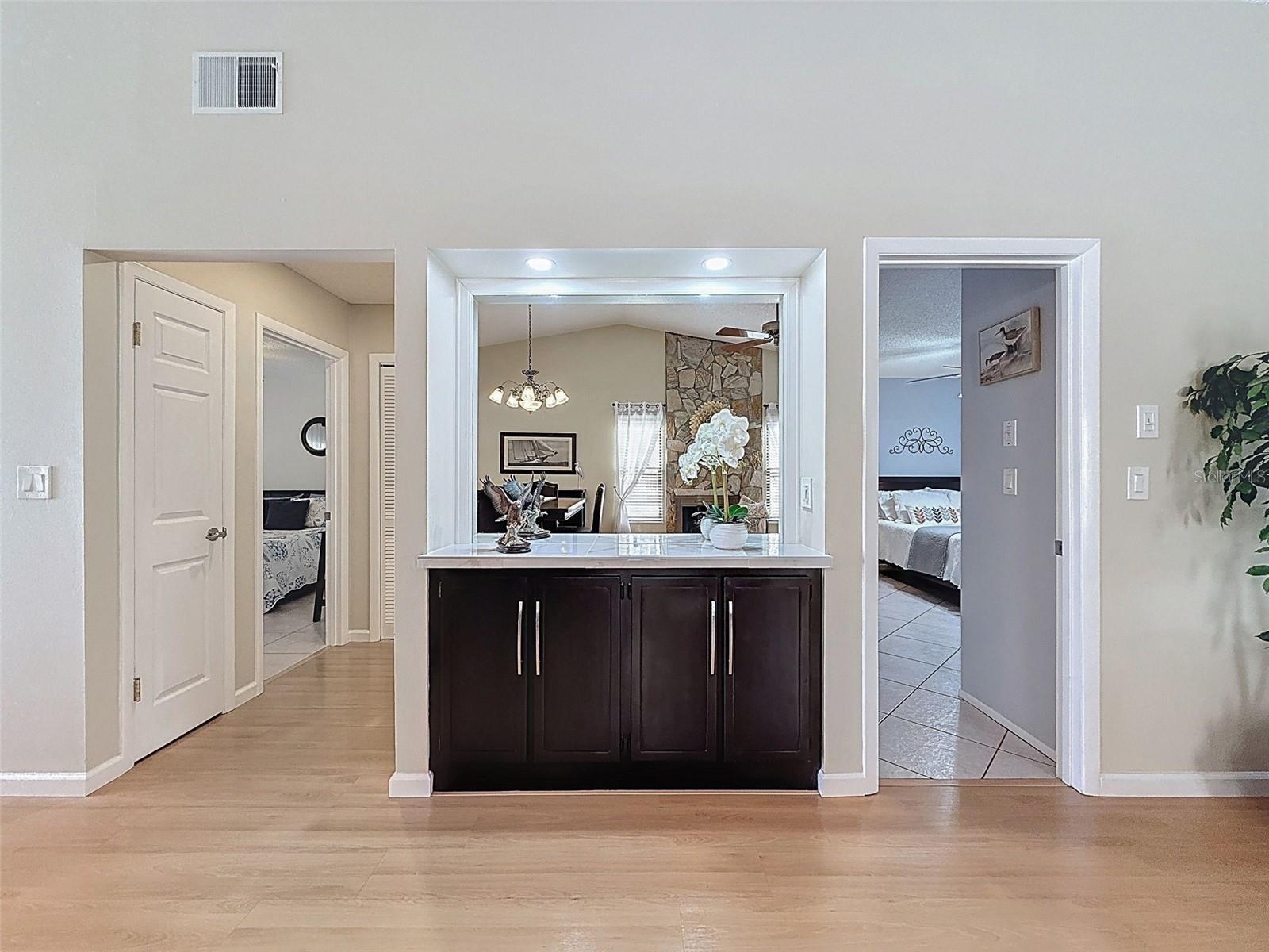 Image 19 of 41 For 9981 Eagles Point Circle 4