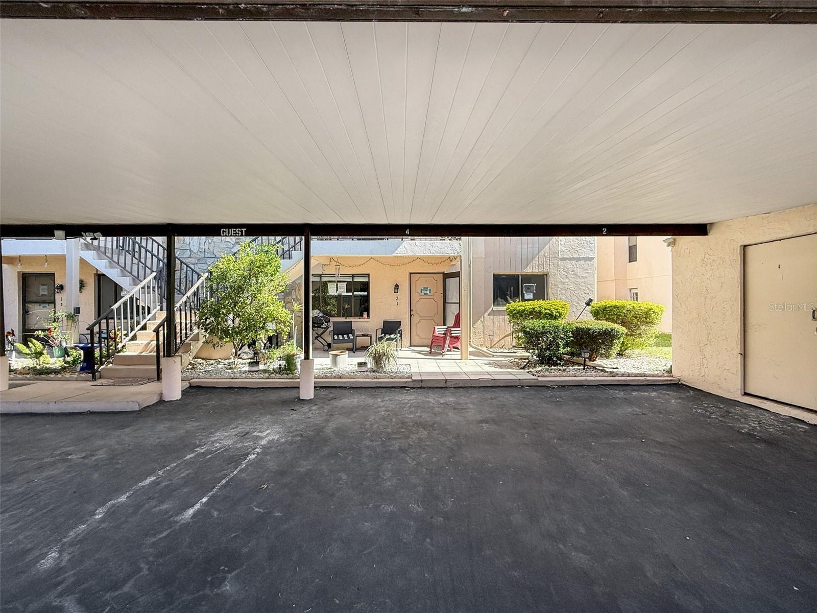 Image 32 of 41 For 9981 Eagles Point Circle 4