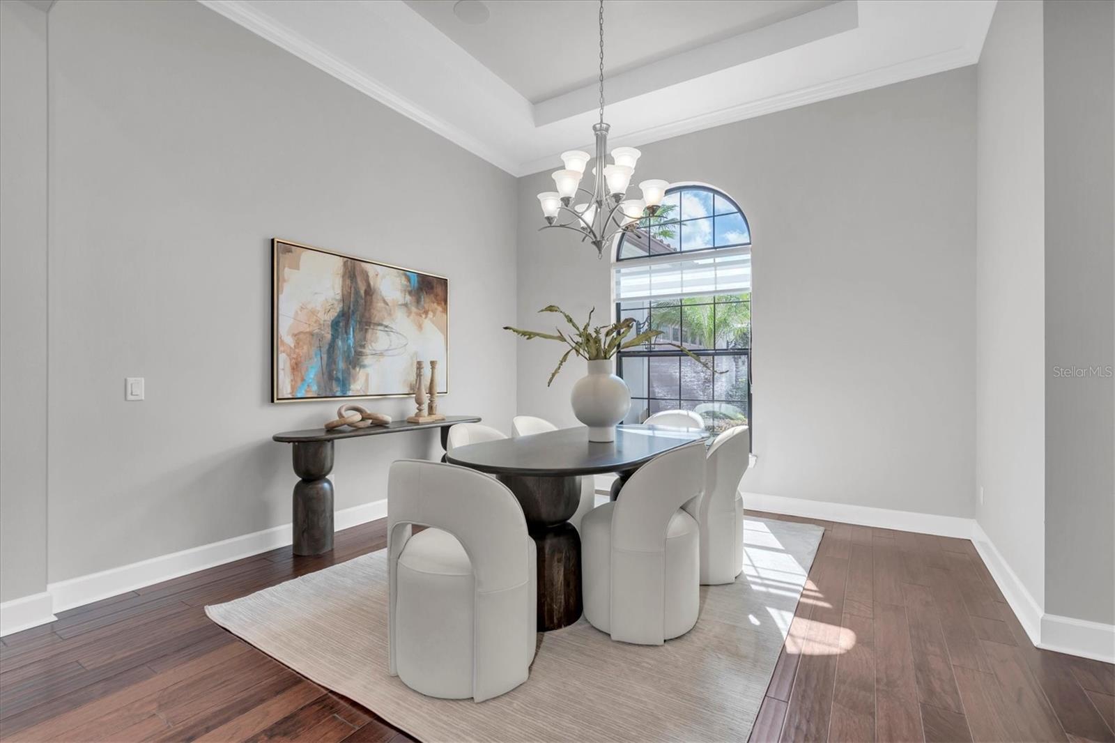 Listing photo id 13 for 1403 Merry Water Drive