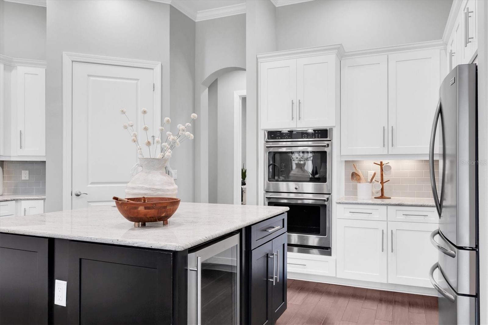 Listing photo id 18 for 1403 Merry Water Drive