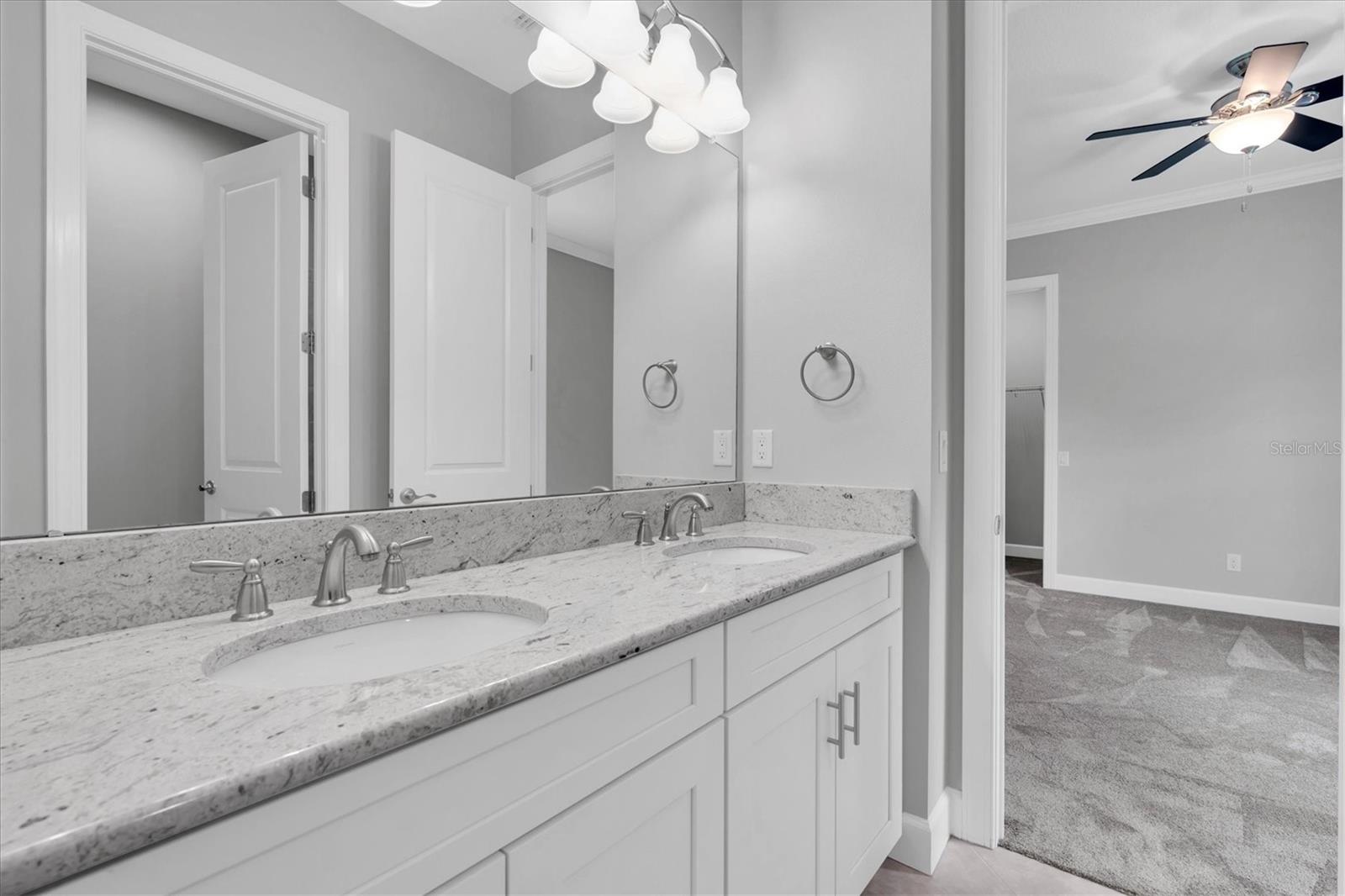 Listing photo id 31 for 1403 Merry Water Drive