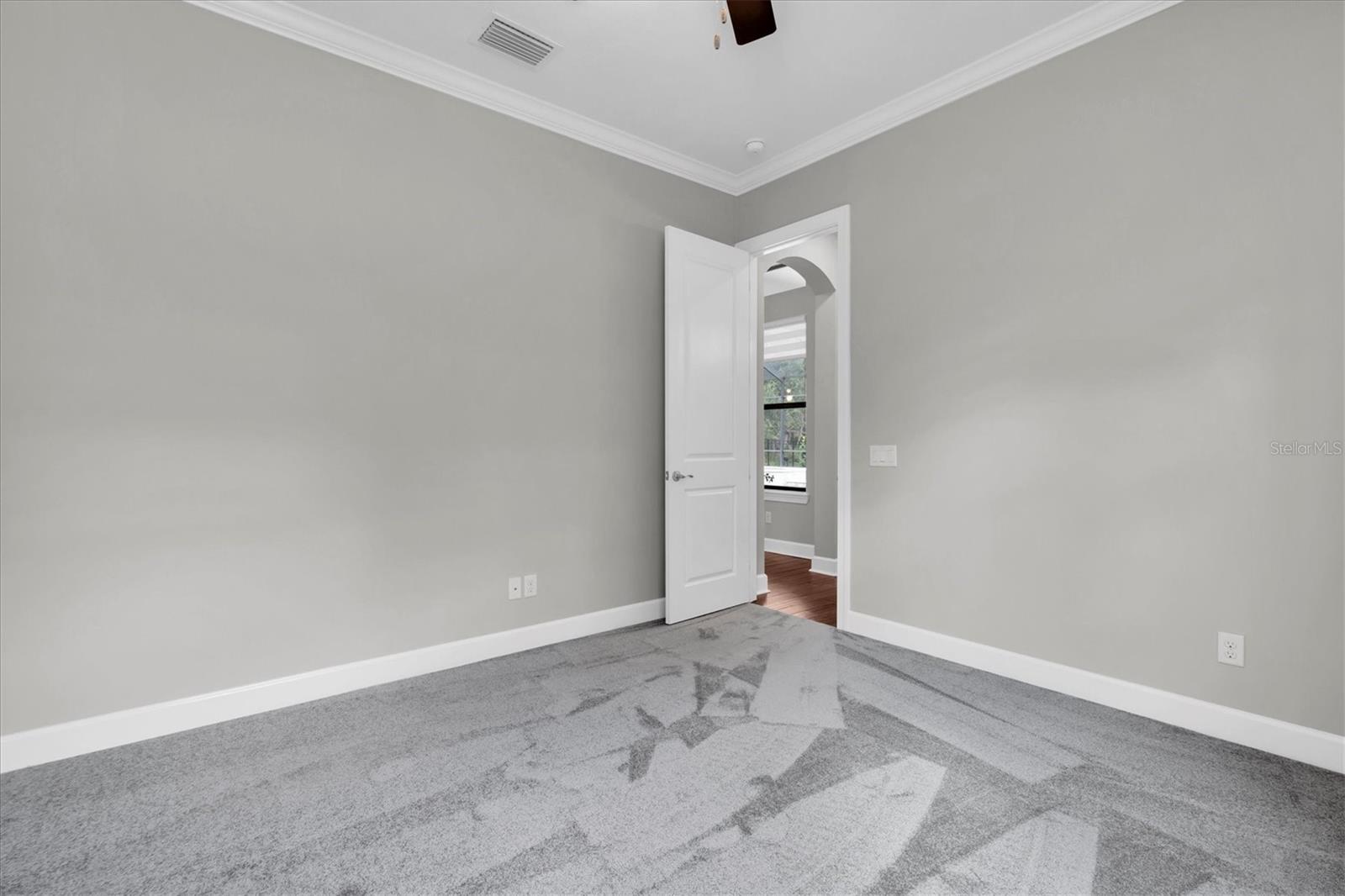 Listing photo id 35 for 1403 Merry Water Drive