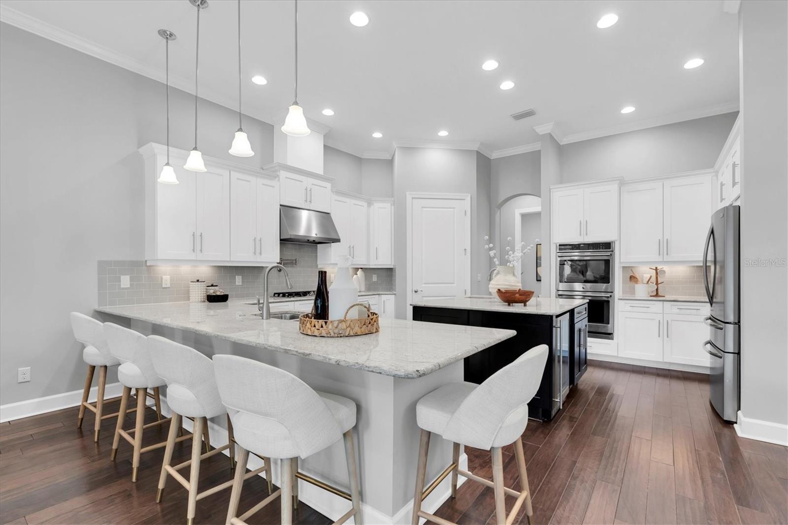 Listing photo id 2 for 1403 Merry Water Drive
