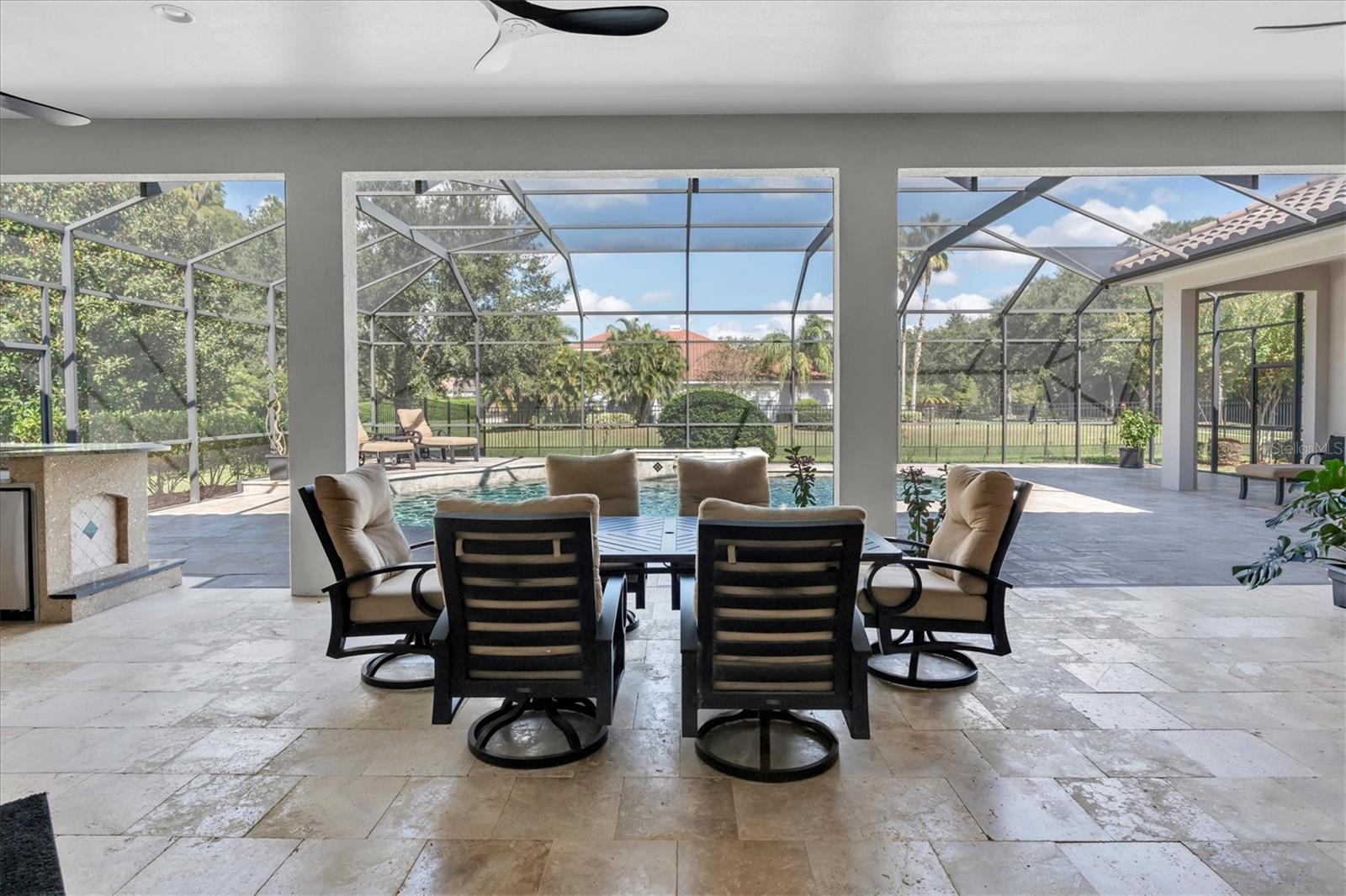 Listing photo id 41 for 1403 Merry Water Drive
