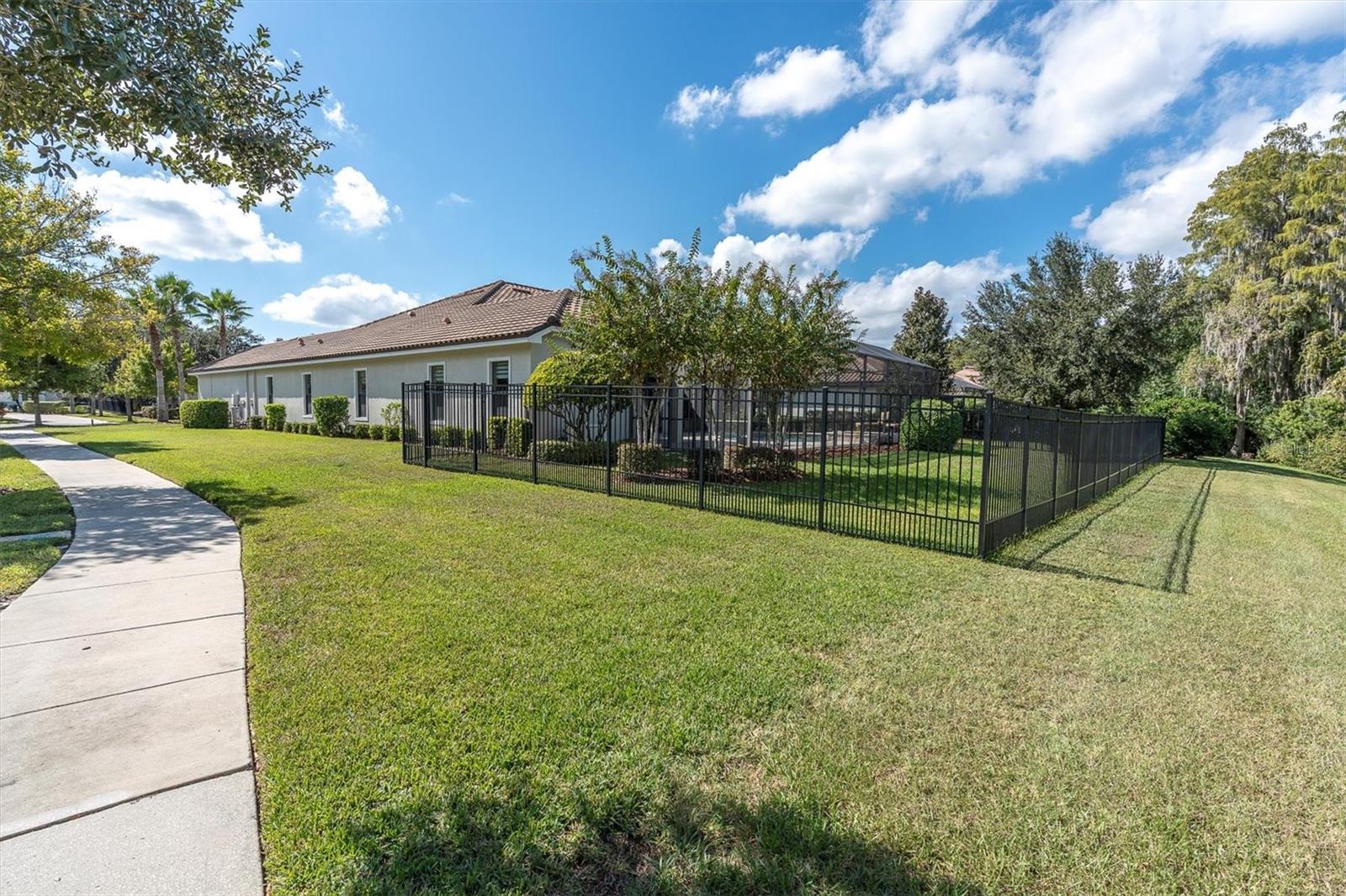 Listing photo id 52 for 1403 Merry Water Drive