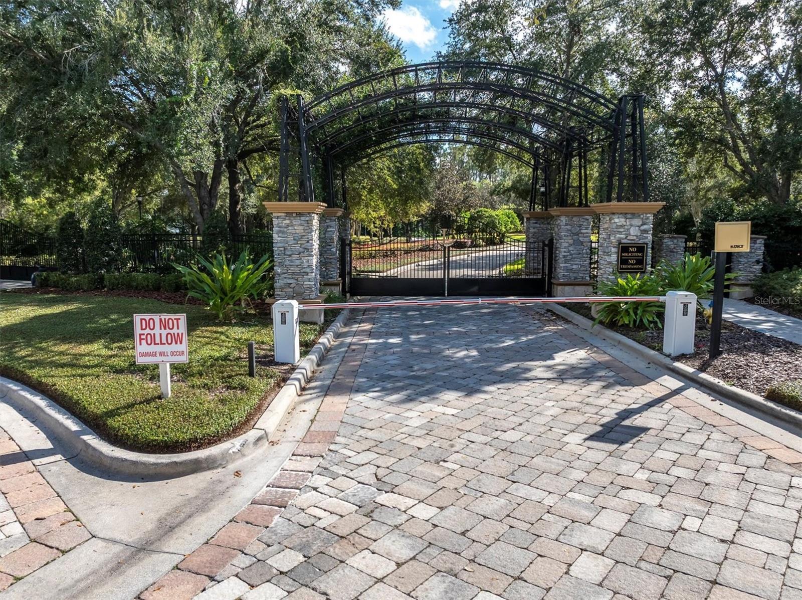 Listing photo id 59 for 1403 Merry Water Drive