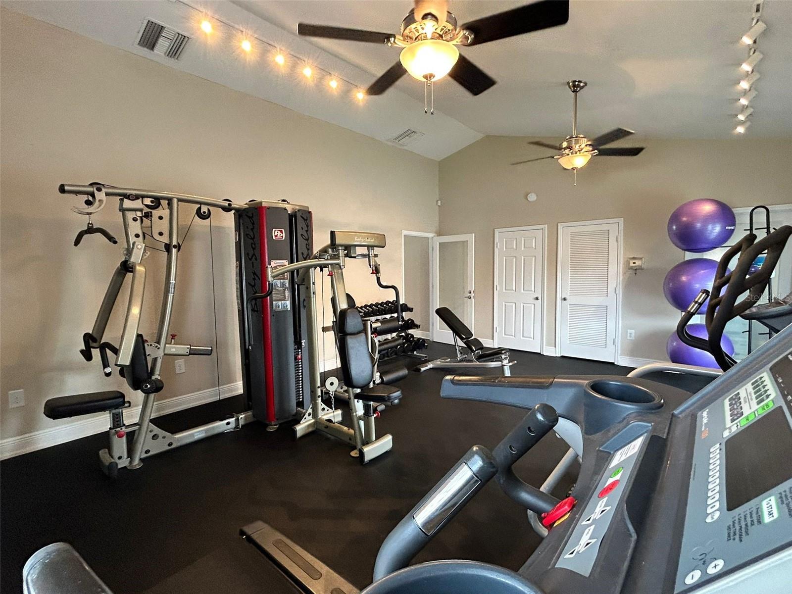 Image 17 of 21 For 14524 Seaford Circle 101