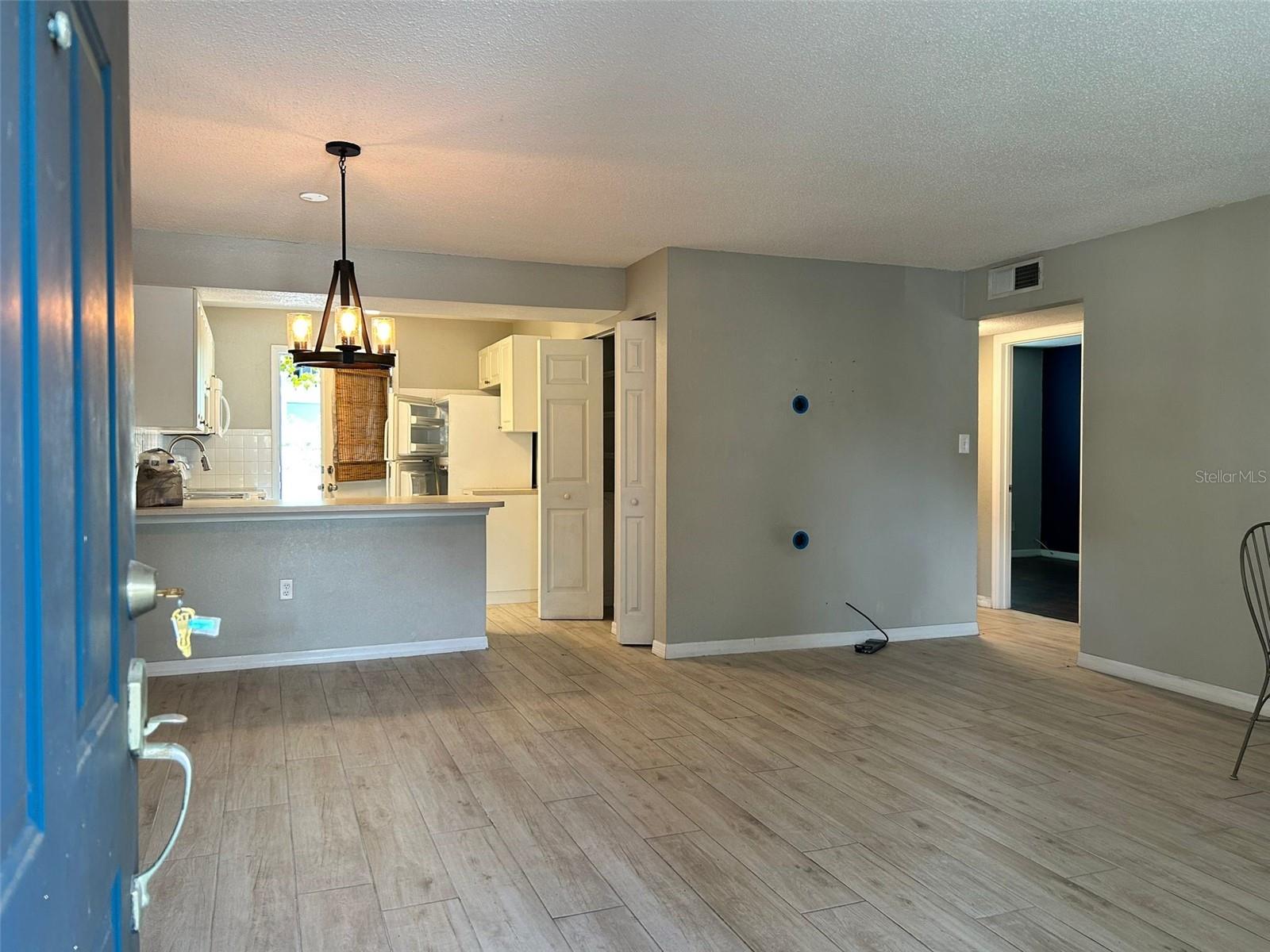 Image 2 of 21 For 14524 Seaford Circle 101