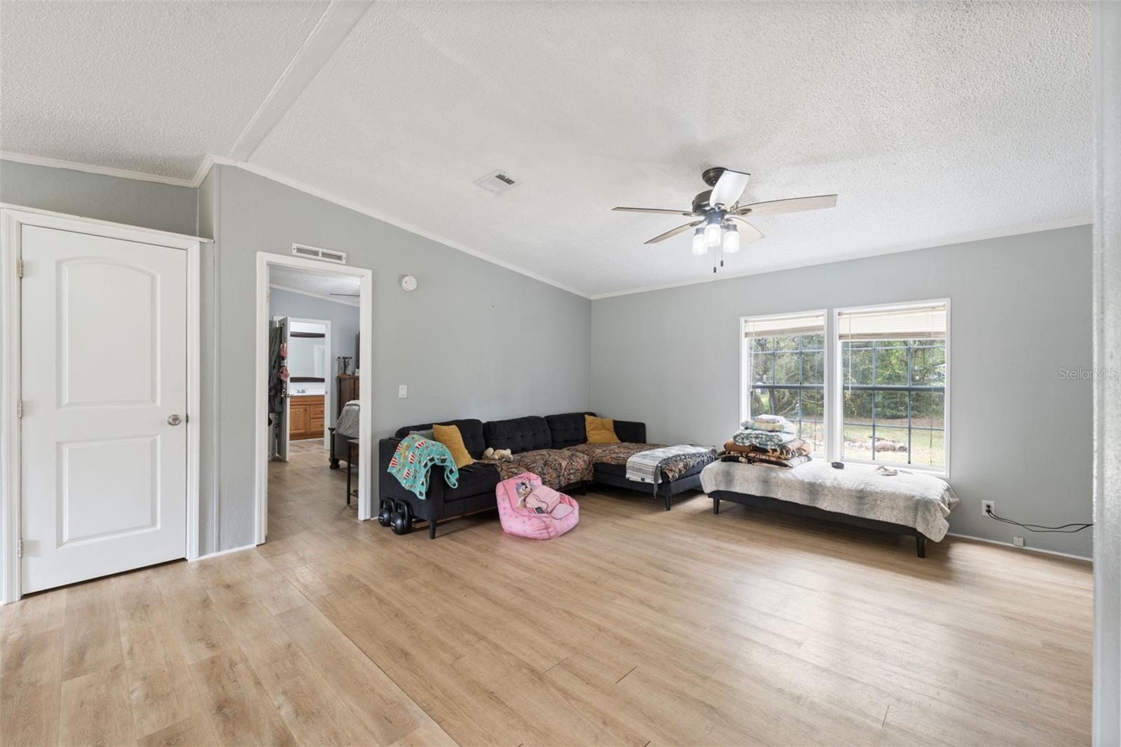 Image 14 of 39 For 9913 Fargo Drive