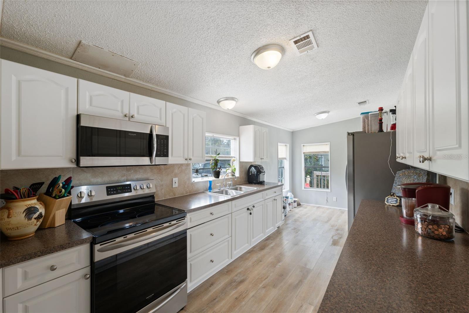 Image 16 of 39 For 9913 Fargo Drive
