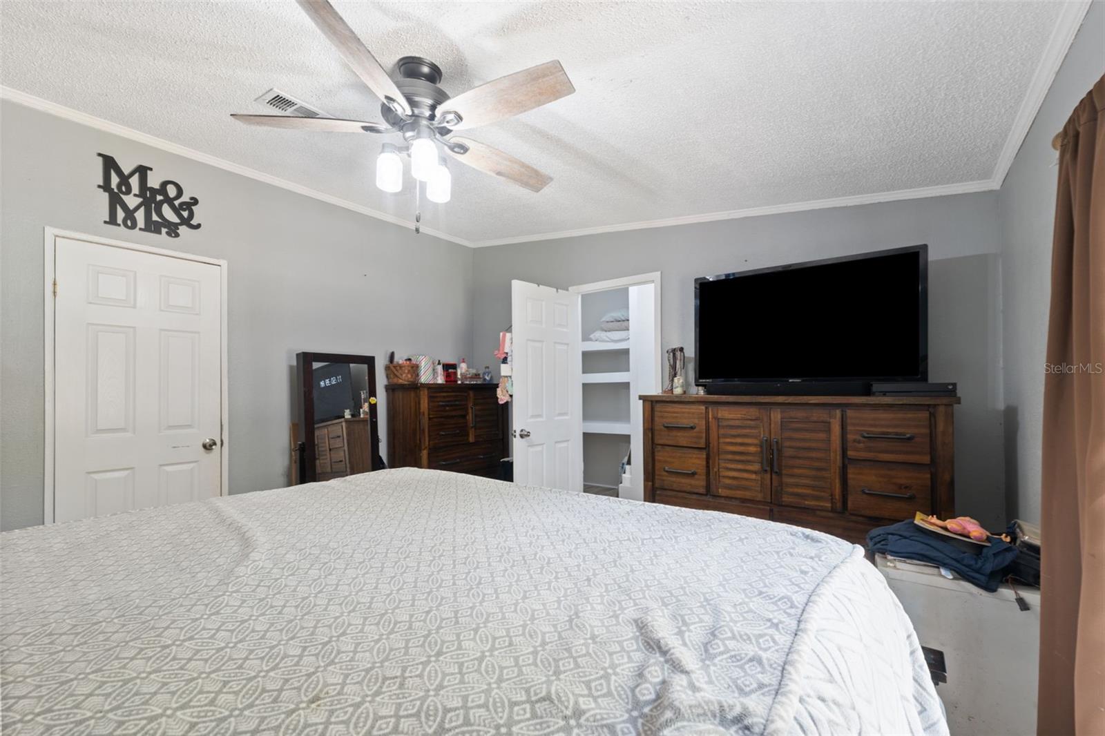Image 22 of 39 For 9913 Fargo Drive