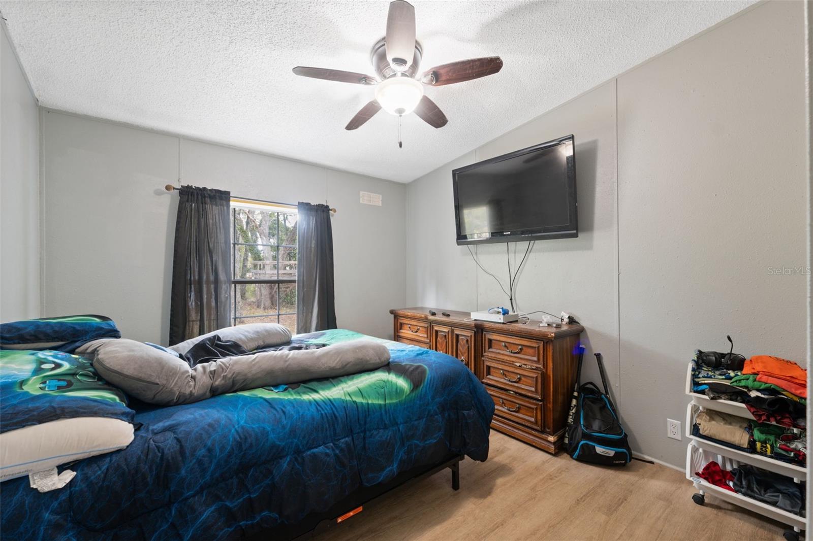 Image 27 of 39 For 9913 Fargo Drive